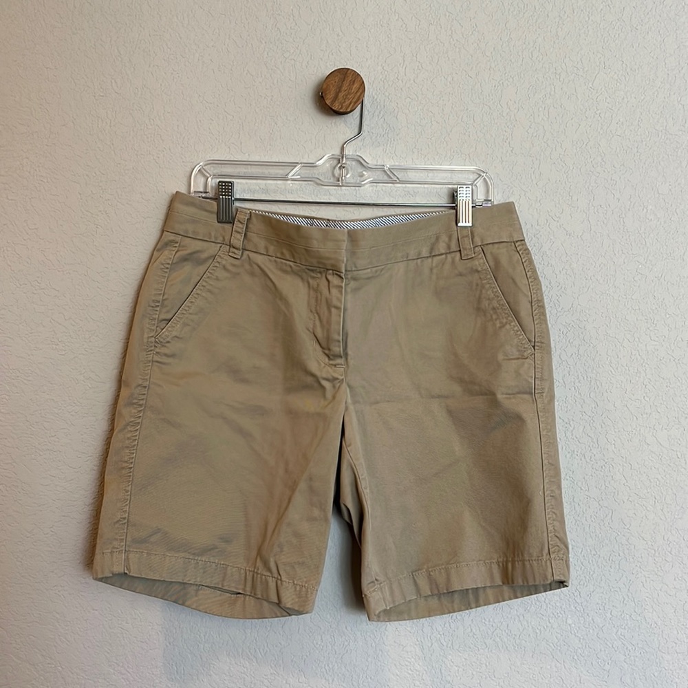 J.Crew. 8. Like new. Chino broken in. Khaki.